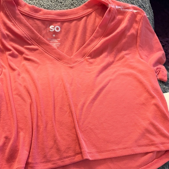 SO Women's Coral V-Neck Crop Top - Picture 1 of 3